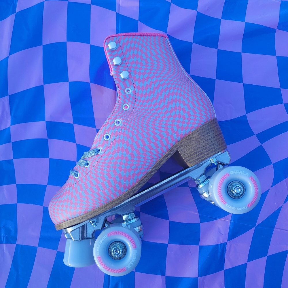 NIB Size 9 Impala Wavy Checkerboard Rollerskates